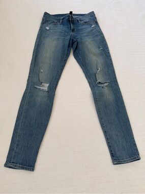 Gap Legging Jeans Medium Wash Distressed Ripped Skinny Size 4 / 27 R BeS2